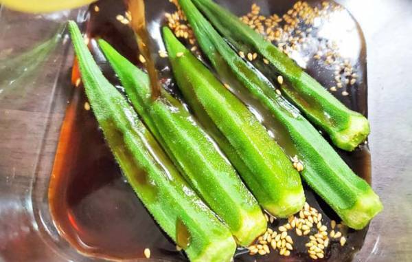 オクラをレンチンしたら…？　ミツカンの簡単レシピに「５本ペロリ！」