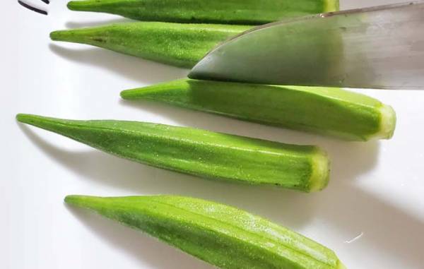 オクラをレンチンしたら…？　ミツカンの簡単レシピに「５本ペロリ！」