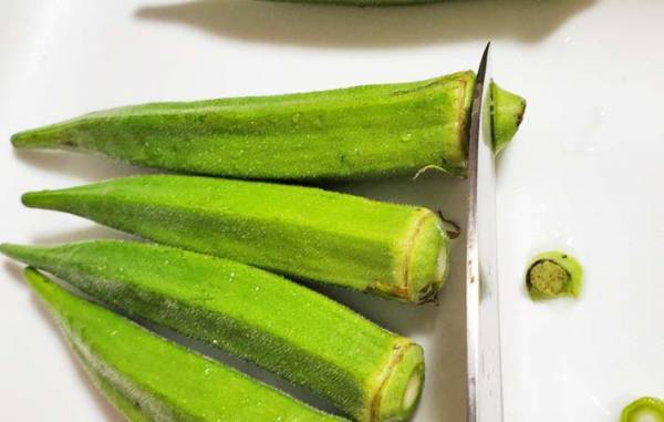 オクラをレンチンしたら…？　ミツカンの簡単レシピに「５本ペロリ！」