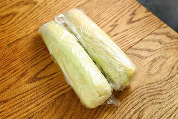 ジップロックを準備！　トウモロコシのおいしい食べ方に「その発想はなかった」