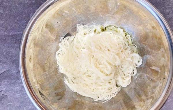 めんつゆに飽きたらこれ！　パスタみたいな『そうめんアレンジ』が簡単で夏にピッタリ