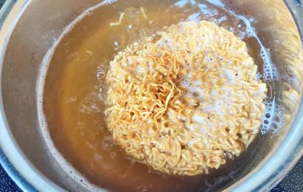 こんな食べ方があったなんて！　『チキンラーメン』の○○アレンジを試してみた
