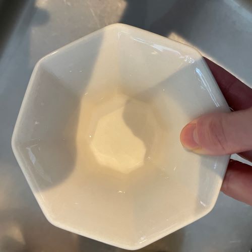 食器に付いた『納豆のネバネバ』　画期的な洗い方に「早速やる」「これは発見」