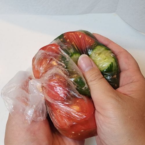 浅漬けは「こう切ると染み込みます」　切り方に「ほんとだ」「今度からこれ」