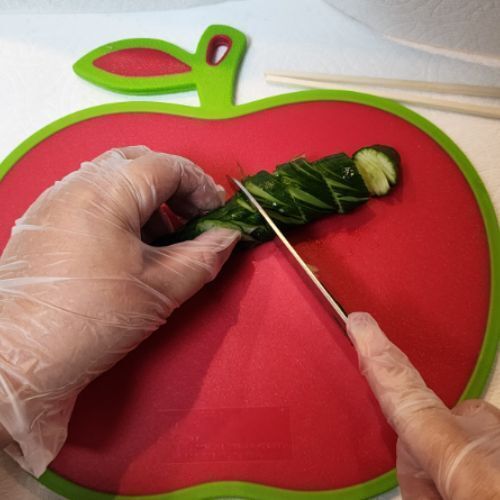 浅漬けは「こう切ると染み込みます」　切り方に「ほんとだ」「今度からこれ」