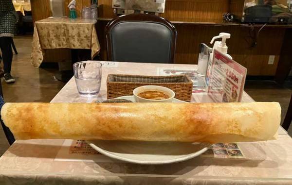 ほかの客「それってなんていう食べ物ですか」　店で出てきたのが？「何これ」「もはや鈍器」