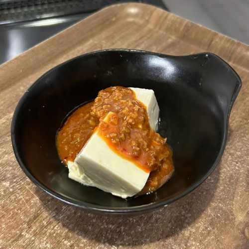 豆腐にアレをトッピングするだけ　無気力レシピに「食べたら元気でた」「早速作る」