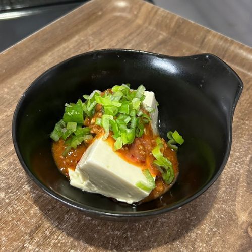 豆腐にアレをトッピングするだけ　無気力レシピに「食べたら元気でた」「早速作る」