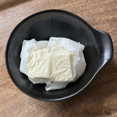 豆腐にアレをトッピングするだけ　無気力レシピに「食べたら元気でた」「早速作る」