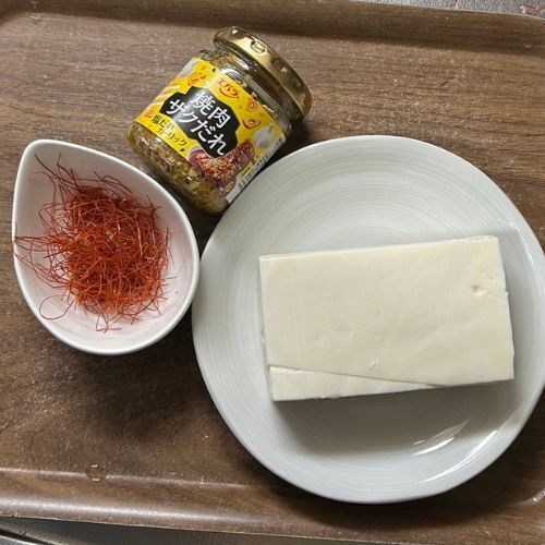 豆腐にアレをトッピングするだけ　無気力レシピに「食べたら元気でた」「早速作る」