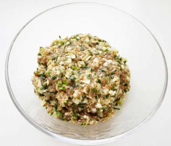 餃子を焼く時、水入れてる？　専門店に聞いた『皮が破れないコツ』