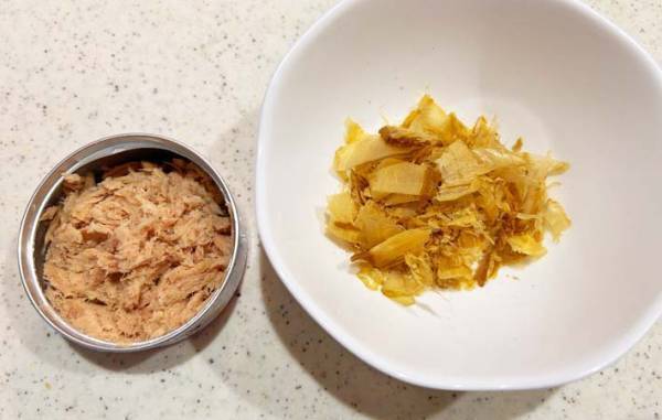 ツナマヨおにぎりが油っぽい…　アレを入れたら「染みない」「おいしさプラス」