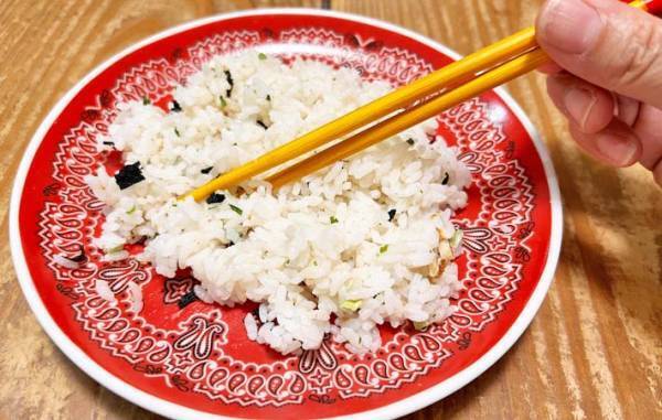 こんな使い方もあり！？　焼きおにぎりにはコレを混ぜて！
