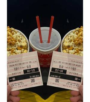 映画館デートをした男性　投稿した写真をよく見ると…？