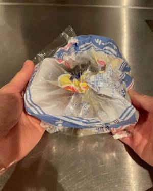 『食パンの袋』はこう留めて！　道具を使わない裏技に「すごい！」