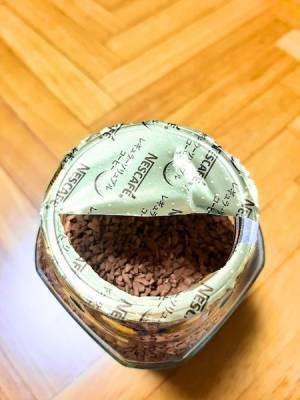 全部剥がさないで！　インスタントコーヒーのNG行為に「なんだって…？」