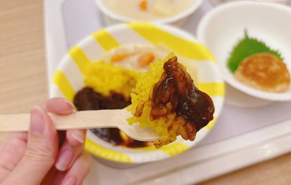 こんな白いカレー、見たことある？　ハウス食品が新製品を発表！