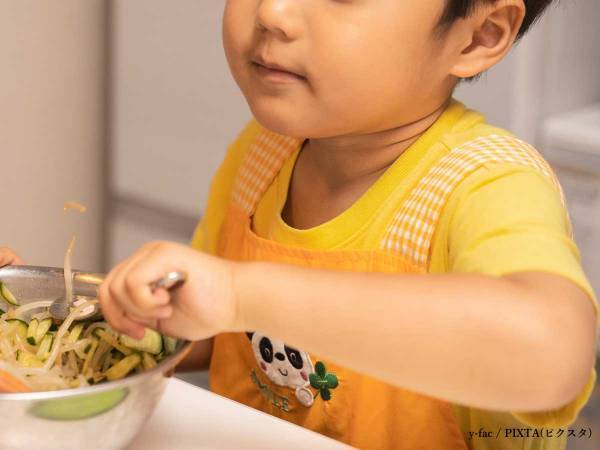 お手伝いをしようとする５歳児　発した言葉に「コーヒー吹いた」「事件の匂いがする」