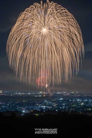 １００万人が訪れる花火大会　絶景写真に「これはヤバい…」