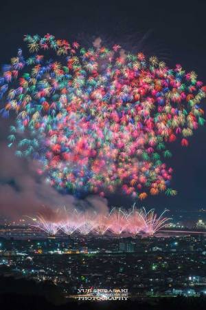 １００万人が訪れる花火大会　絶景写真に「これはヤバい…」
