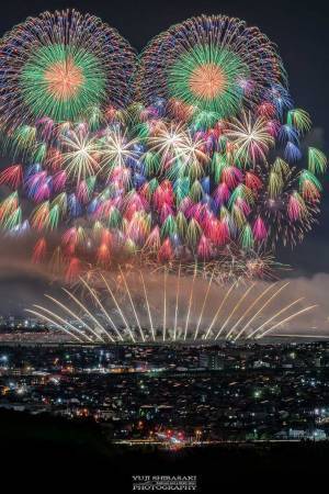 １００万人が訪れる花火大会　絶景写真に「これはヤバい…」