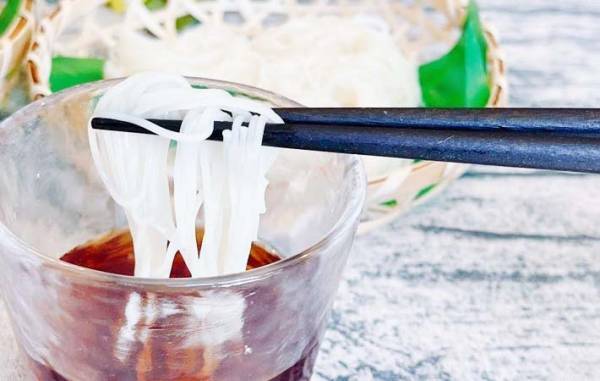 そうめんをおいしく食べるには、ゆでる時に○○を入れるって知ってた？