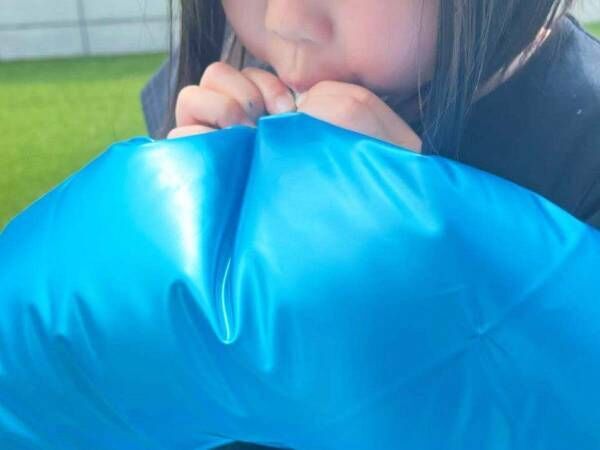 まだ口で膨らませてる？　酸欠にならない裏技に「子供でもできた！」