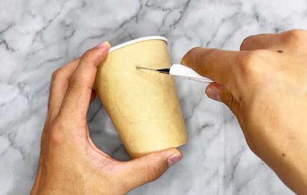 トイレットペーパーの芯に穴をあけて…　できたものに「こりゃ盛り上がる」