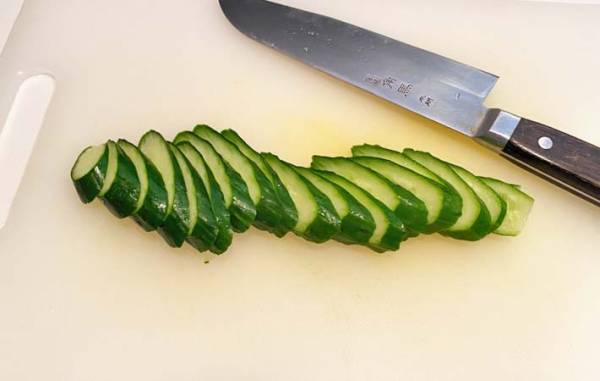 妻「味付けこれだけ」　夫が驚いた『キュウリの簡単おかず』