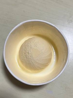 「これはプロの技」「一種の才能」　アイスのカップに１５万『いいね』