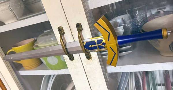 「とりあえず地震対策」に２３万いいね！　「笑った」「ベストな使い方」