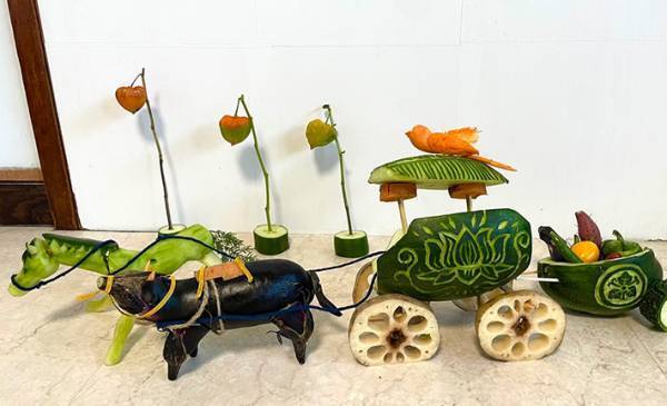 女性が作った精霊馬、馬と牛が引いていたのは…？　「これは乗りたい…」