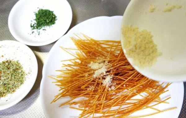 パスタをゆでずに…？　企業のレシピに「簡単」「つい手が伸びちゃう」