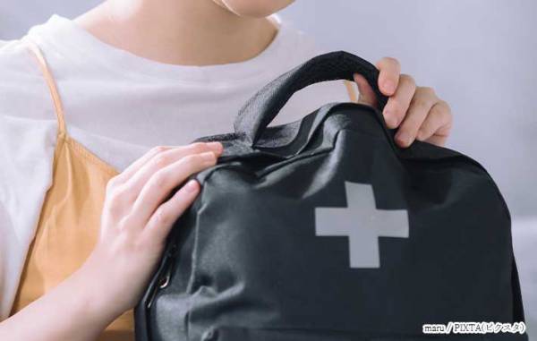 女性が防災バッグに入れたもの　中身に「１枚じゃ足りない」「その手があったか」