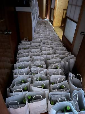 「見てみろよ、田舎の初盆とやらを」　写真に「マジでこれ」「なんか感動した」