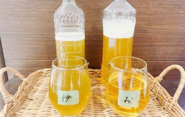 泡だらけのペットボトルのお茶、飲んでもいい？　伊藤園の情報に「そうなんだ！」