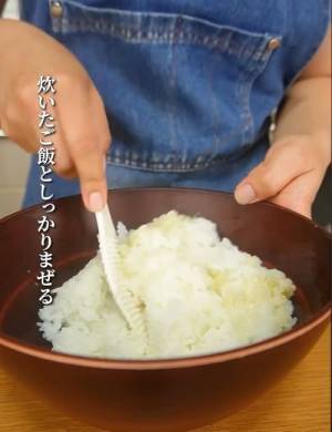 いつもの焼きおにぎりと全然違う…！　意外な隠し味に「常備してた」「今日試す」