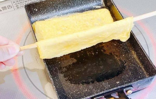 まだフライ返し使ってる？　卵を裏返す時は…