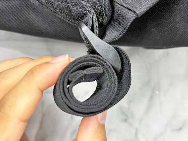 余分なリュックのヒモ、ジャマじゃない？　１００均グッズが「使える！」