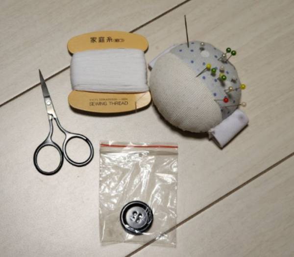 「洋服の予備ボタンが紛失しません」　発想の転換に「天才か」「思わず唸った」