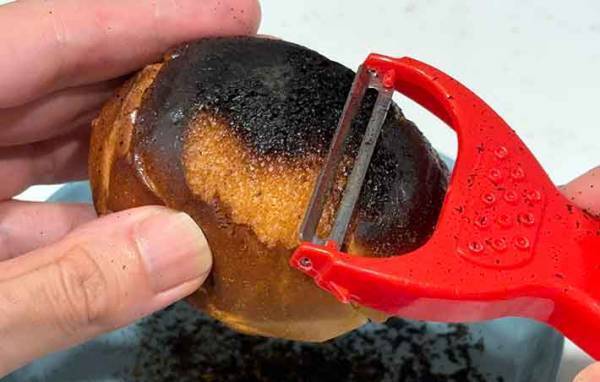 パンを焦がしてしまった…　簡単に取れる方法に「目からウロコ」「感動」