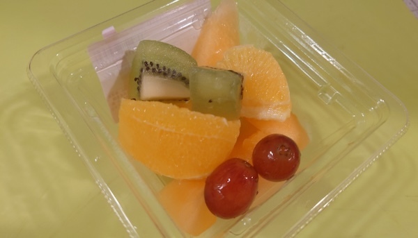 好きなフルーツを凍らせて！　明治直伝ドリンクレシピに「うま」「さわやか」