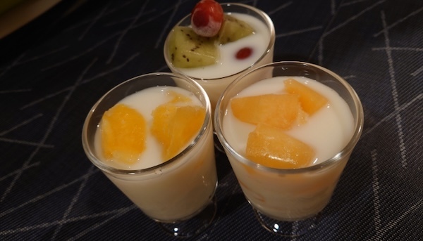 好きなフルーツを凍らせて！　明治直伝ドリンクレシピに「うま」「さわやか」