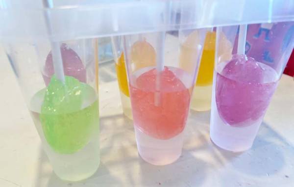 不二家「水と飴だけ！」　材料２つの『簡単おやつ』に５歳児が大喜び