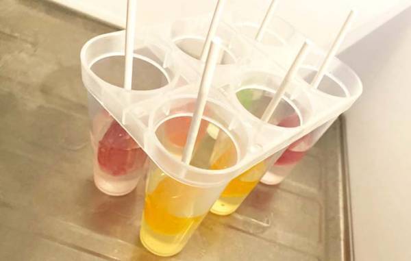 不二家「水と飴だけ！」　材料２つの『簡単おやつ』に５歳児が大喜び