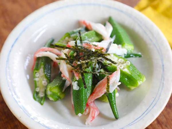『オクラとカニカマのうま塩ナムル』　レシピに「やみつき」