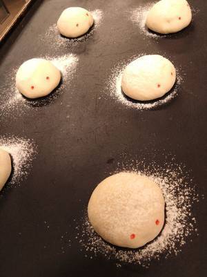 店主「忘れた…」　大切な部分がないパン誕生に「面白いので販売して」