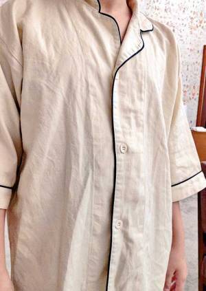 ホテルの衣服に小６息子が？　写真に「声出して笑った」「完全に一致」