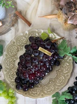 ブドウ１房まるごとデザート？　包丁を入れると…「これはすごい」「真似したい」