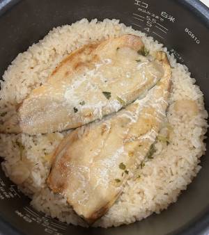 「焼くのがめんどくせえ」　炊飯器任せの『適当ごはん』を出したら、娘が？